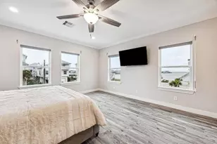 430 Amanda Cir, Galveston, TX 77554 - Photo 22