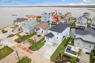 430 Amanda Cir, Galveston, TX 77554 - Photo 4