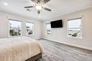 430 Amanda Cir, Galveston, TX 77554 - Photo 22