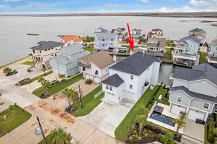 430 Amanda Cir, Galveston, TX 77554 - Photo 4