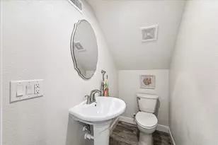 430 Amanda Cir, Galveston, TX 77554 - Photo 18