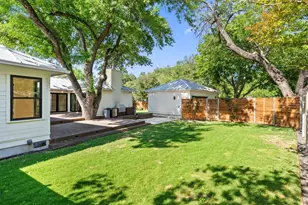 1402 Hutto Rd, Georgetown, TX 78626 - Photo 4
