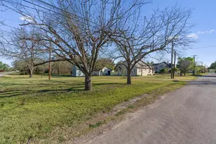 408 S Gabriel St, Granger, TX 76530 - Photo 28