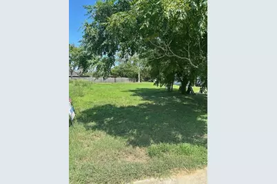 1505 School Street, Gonzales, TX 78629 - Photo 1