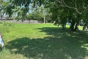 1505 School St, Gonzales, TX 78629 - Photo 1