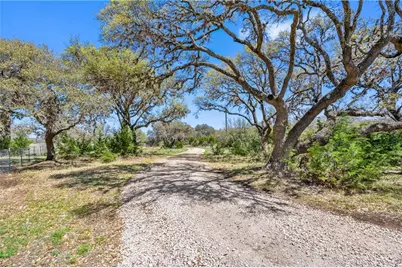 118 E Crestview Drive, Johnson City, TX 78636 - Photo 14