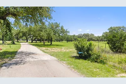 118 E Crestview Drive, Johnson City, TX 78636 - Photo 20