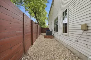 4609 Sara Dr, Austin, TX 78721 - Photo 38