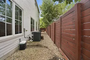 4609 Sara Dr, Austin, TX 78721 - Photo 38