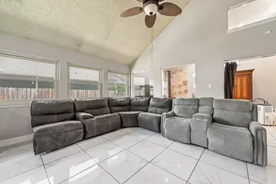 1315 E Logan Street, Round Rock, TX 78664 - Photo 4