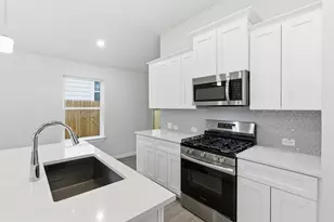 105 Boulder Rdg Trl, Liberty Hill, TX 78642 - Photo 10