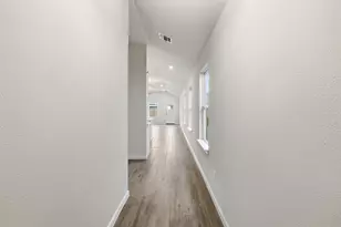 105 Boulder Rdg Trl, Liberty Hill, TX 78642 - Photo 6