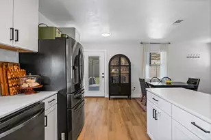 20811 Trapper Ln, Lago Vista, TX 78645 - Photo 8