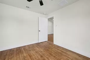 107 Russell St, Liberty Hill, TX 78642 - Photo 20