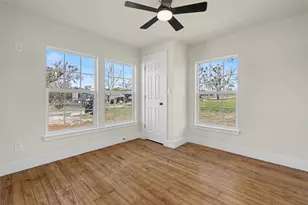 107 Russell St, Liberty Hill, TX 78642 - Photo 32