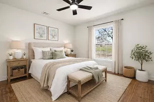 107 Russell St, Liberty Hill, TX 78642 - Photo 4