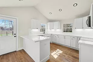 107 Russell St, Liberty Hill, TX 78642 - Photo 14