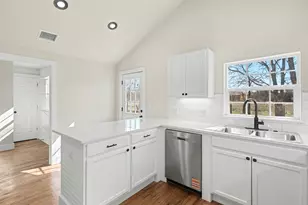 107 Russell St, Liberty Hill, TX 78642 - Photo 16