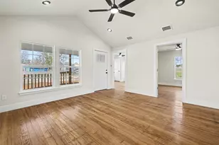 107 Russell St, Liberty Hill, TX 78642 - Photo 12