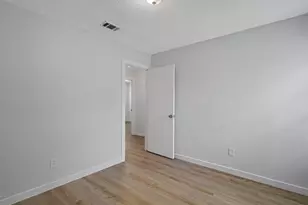 520 Lenora Dr, Taylor, TX 76574 - Photo 14