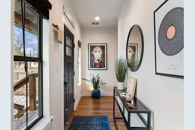 502 E Basel Street, New Braunfels, TX 78130 - Photo 8