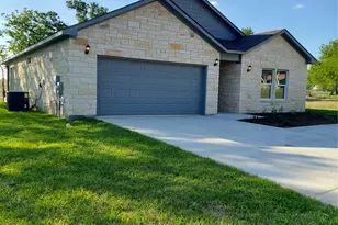 121 Spanish Oak Trail, Cameron, TX 76520 - Photo 2