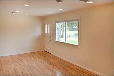 1179 Oakgrove Avenue, Austin, TX 78702 - Photo 4