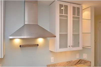 1179 Oakgrove Avenue, Austin, TX 78702 - Photo 10