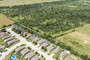 186 Talon Dr, Luling, TX 78648 - Photo 40
