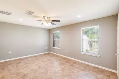 186 Talon Drive, Luling, TX 78648 - Photo 12
