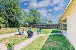 186 Talon Dr, Luling, TX 78648 - Photo 30