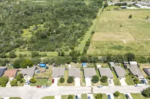 186 Talon Dr, Luling, TX 78648 - Photo 34