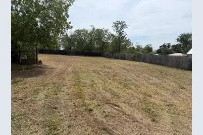 707 W Madison Street, Elgin, TX 78621 - Photo 1