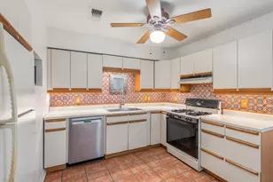 204 La Vista St, Austin, TX 78704 - Photo 12