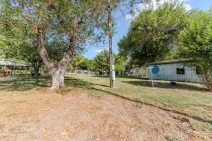 204 Regina Dr, Buda, TX 78610 - Photo 32