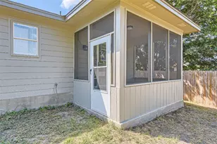 131 Hilldale Ct, Kyle, TX 78640 - Photo 22