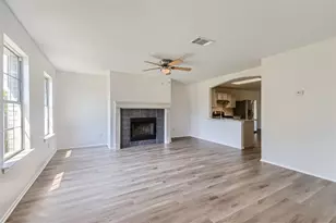 131 Hilldale Ct, Kyle, TX 78640 - Photo 2