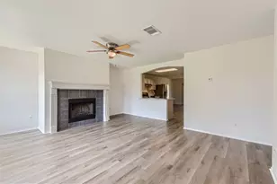 131 Hilldale Ct, Kyle, TX 78640 - Photo 4