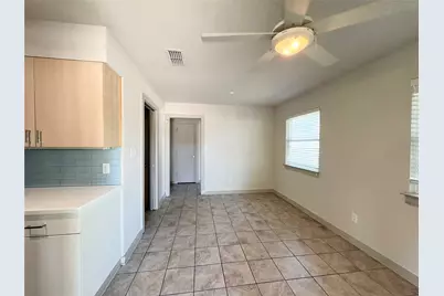 2001 E 10th Street, Austin, TX 78702 - Photo 10