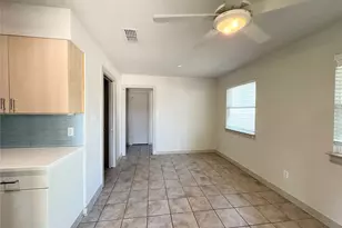 2001 E 10th St, Austin, TX 78702 - Photo 10