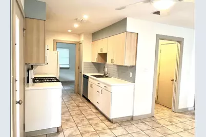 2001 E 10th Street, Austin, TX 78702 - Photo 4