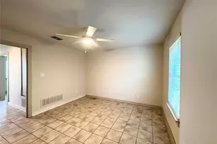 2001 E 10th St, Austin, TX 78702 - Photo 14