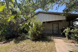 2001 E 10th St, Austin, TX 78702 - Photo 4