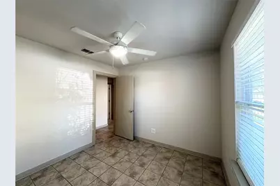 2001 E 10th Street, Austin, TX 78702 - Photo 16