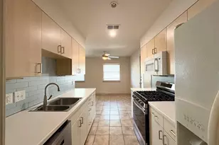 2001 E 10th St, Austin, TX 78702 - Photo 8