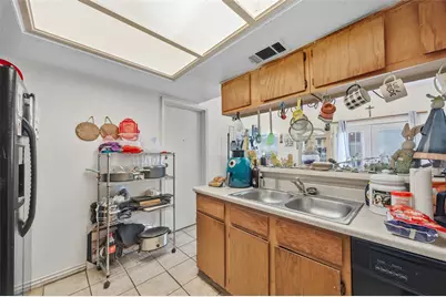 911 Crockett Street, Lockhart, TX 78644 - Photo 18