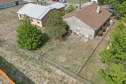 911 Crockett Street, Lockhart, TX 78644 - Photo 38