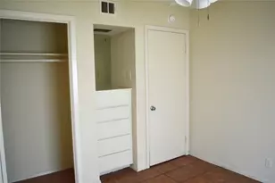 2610 Salado St St, Austin, TX 78705 - Photo 16