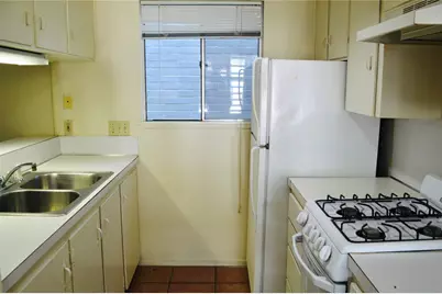 2610 Salado St Street #110, Austin, TX 78705 - Photo 10