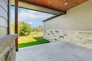 418 Bedford Dr, Spicewood, TX 78669 - Photo 32